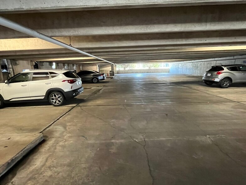 More Photos Of 13111 Westheimer Rd, Houston Office For Sale