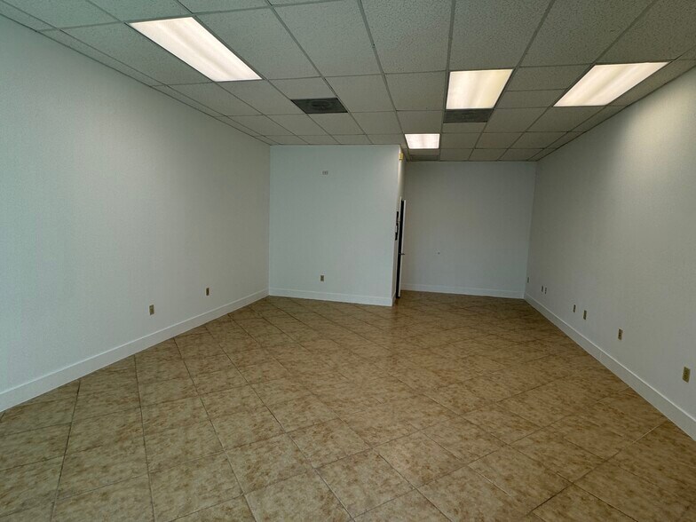 More Photos Of 4005 NW 114th Ave, Doral Business Park For Lease