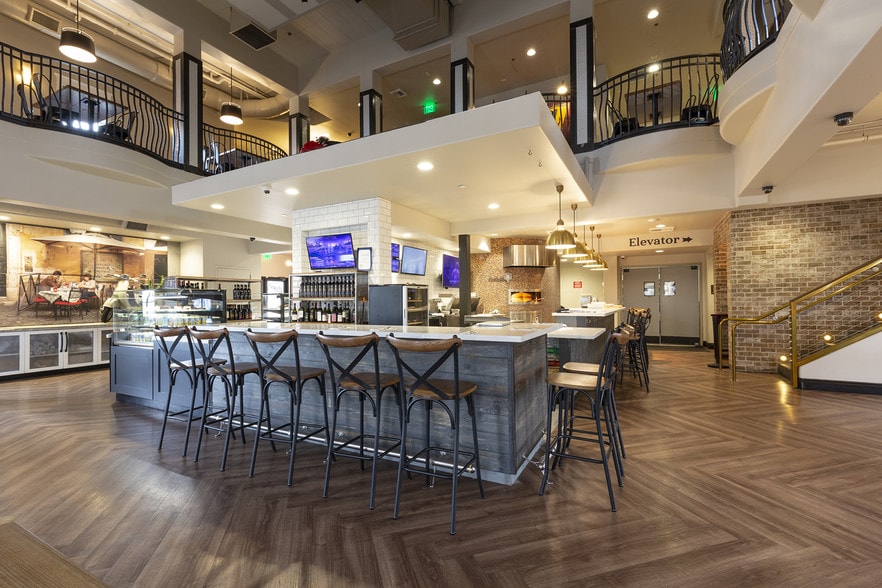 More Photos Of 390 N Sunrise Ave, Roseville Restaurant For Sale