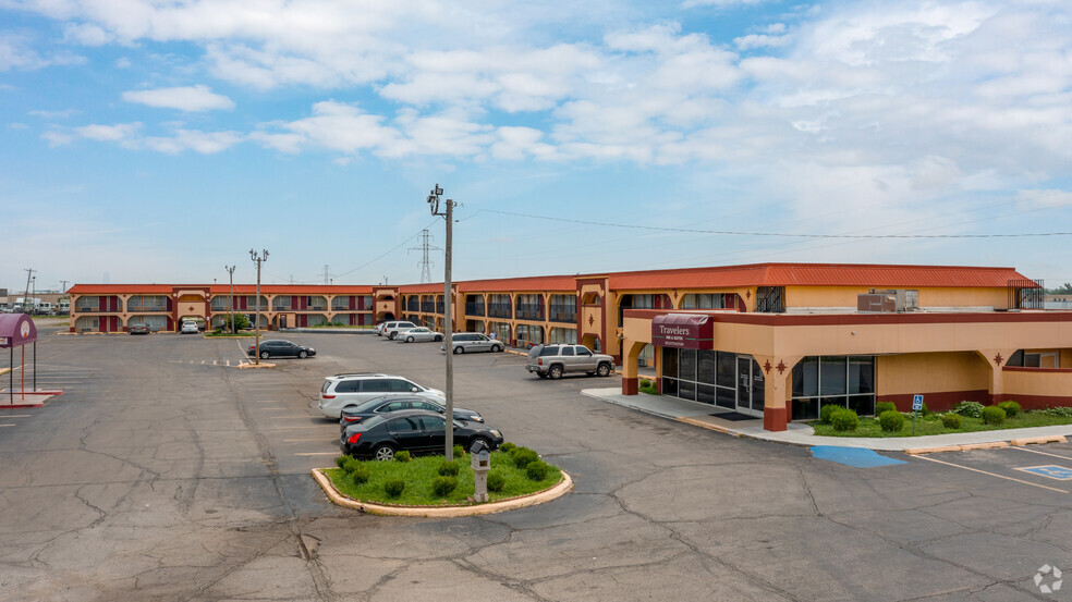 Primary Photo Of 820 S MacArthur Blvd, Oklahoma City Hotel For Sale