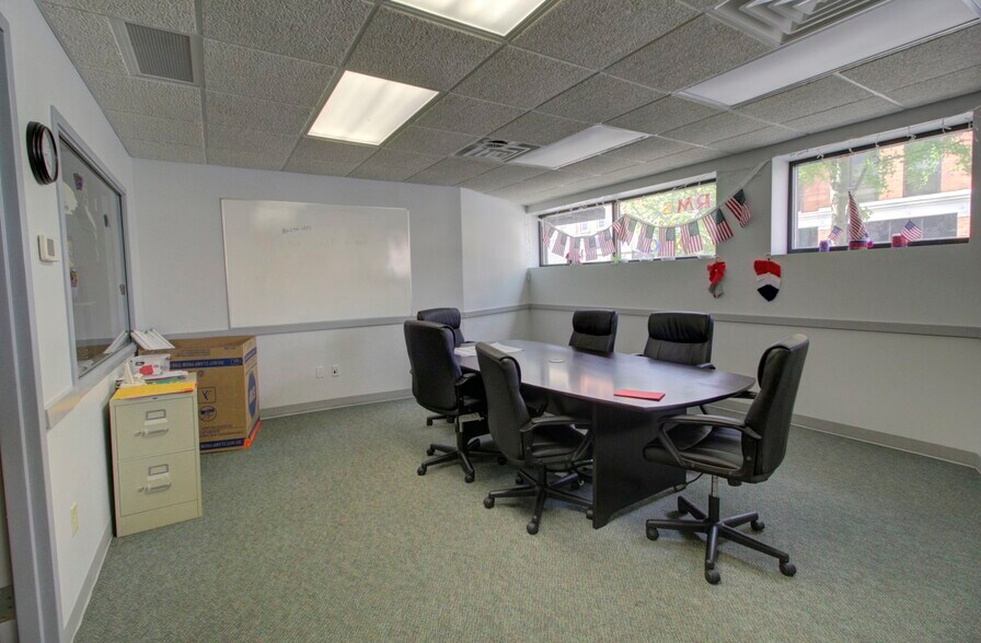 More Photos Of 224 E Main St, Ottawa Office For Sale