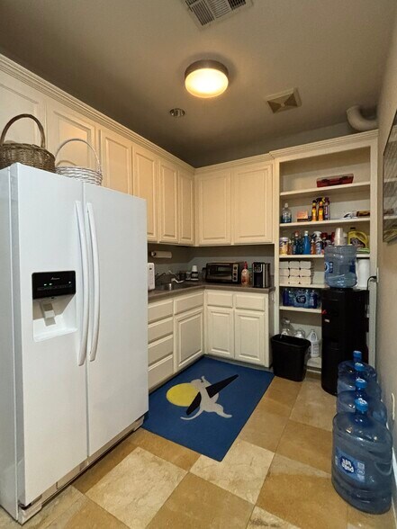 More Photos Of 51 E Huntington Dr, Arcadia Office For Sale