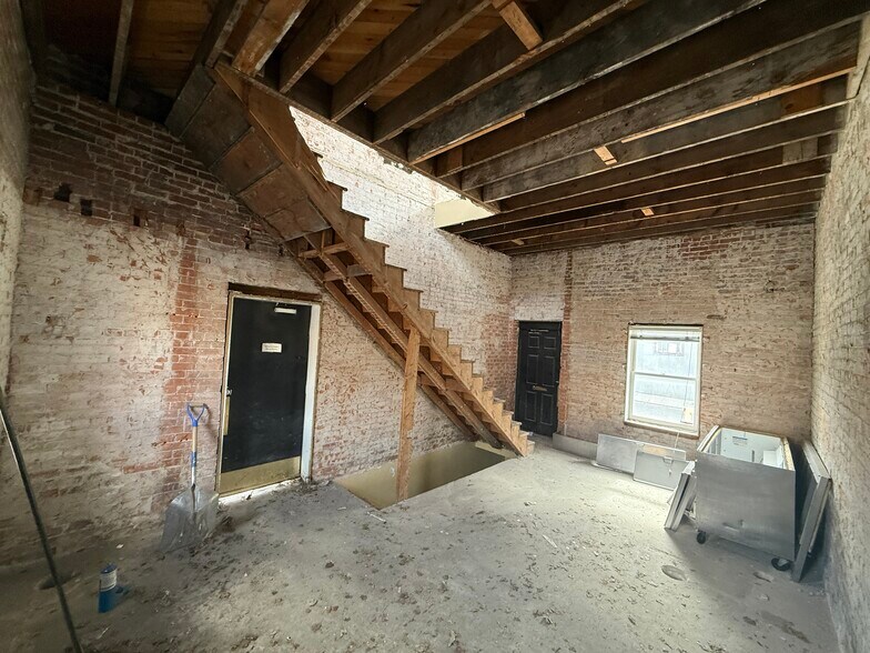 More Photos Of 7665 Main St, Midvale Loft Creative Space For Sale