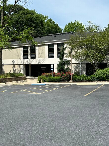 More Photos Of 431-441 E Chocolate Ave, Hershey Medical For Lease