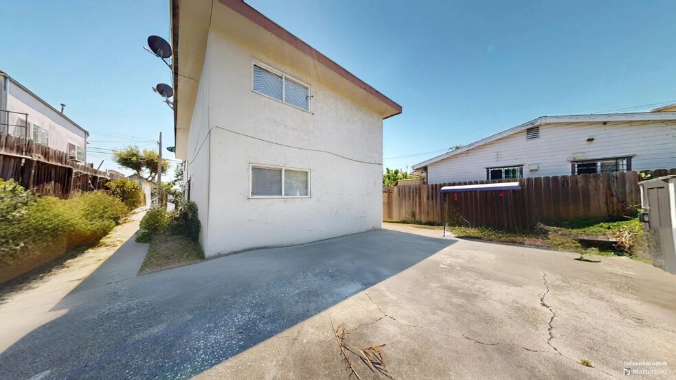 More Photos Of 2120 E 22nd St, Oakland Apartments For Sale