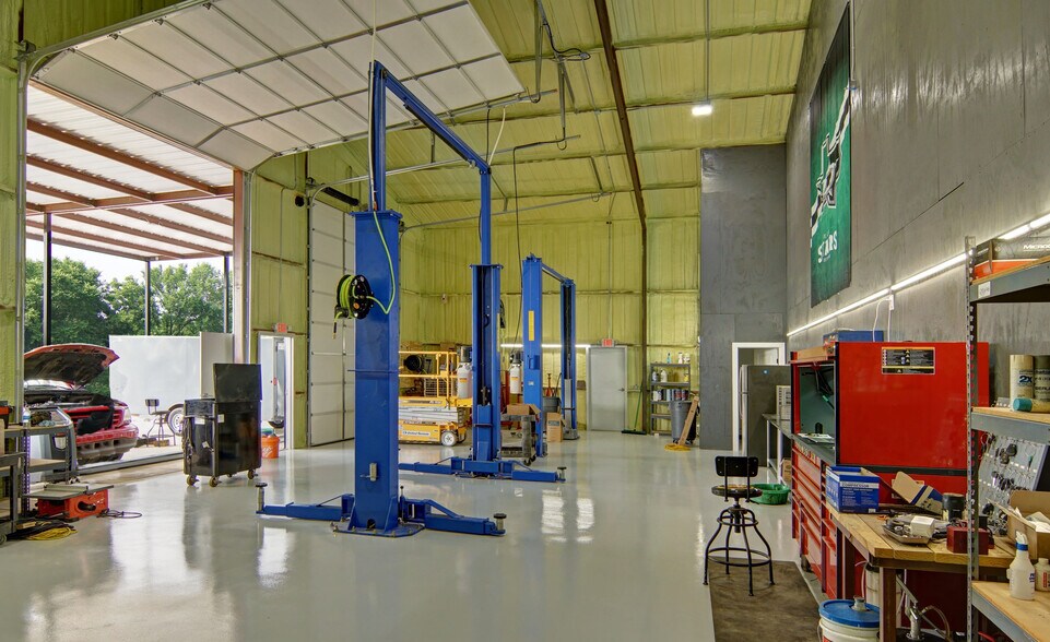 More Photos Of 4300 Burleson Retta Rd, Burleson Flex For Sale