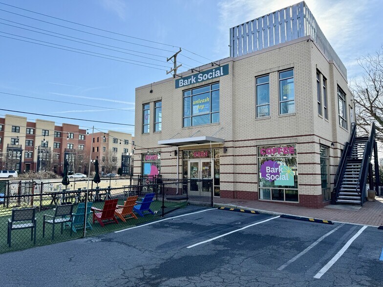 More Photos Of 529 E Howell Ave, Alexandria Restaurant For Lease