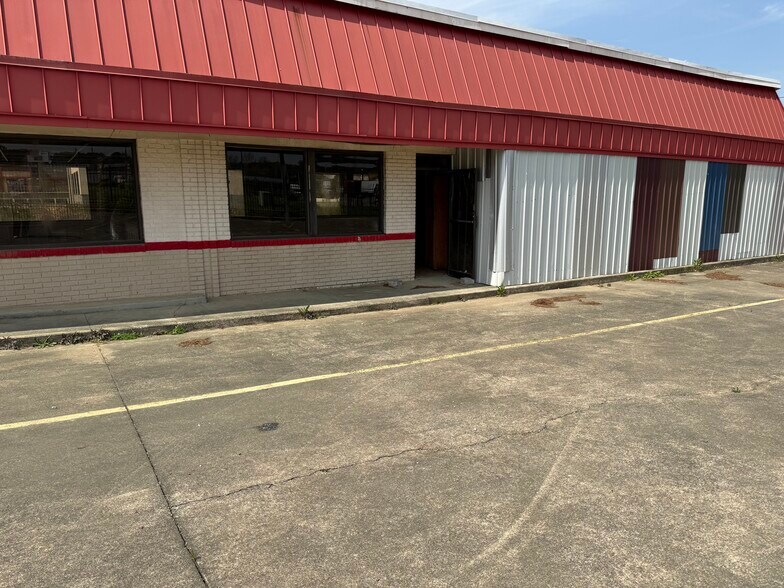 More Photos Of 4145 Fulton Industrial Blvd, Atlanta Fast Food For Lease