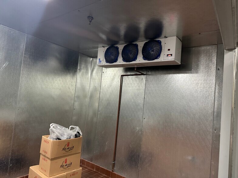 More Photos Of 10742-10752 Noel St, Los Alamitos Light Manufacturing For Sale