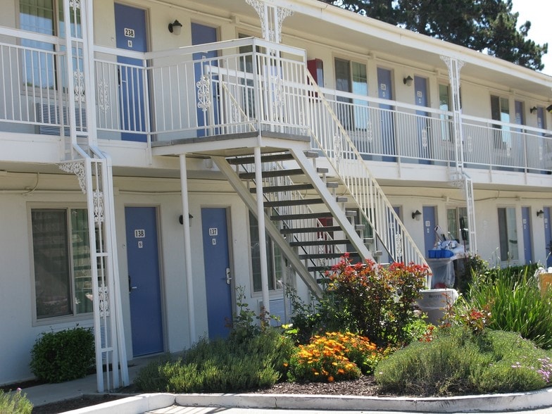 More Photos Of 1007 E Main St, Santa Maria Hotel For Sale