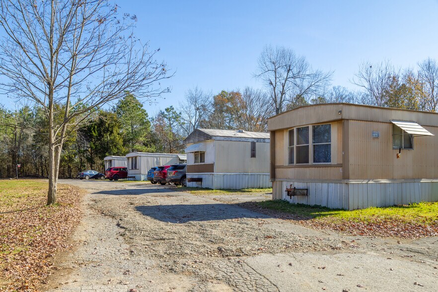More Photos Of 36 Simmons Cir, Fayetteville Manufactured Housing Mobile Home Park For Sale