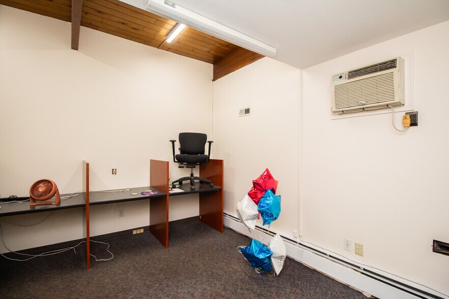 More Photos Of 191 W Main St, Dudley Auto Dealership For Lease