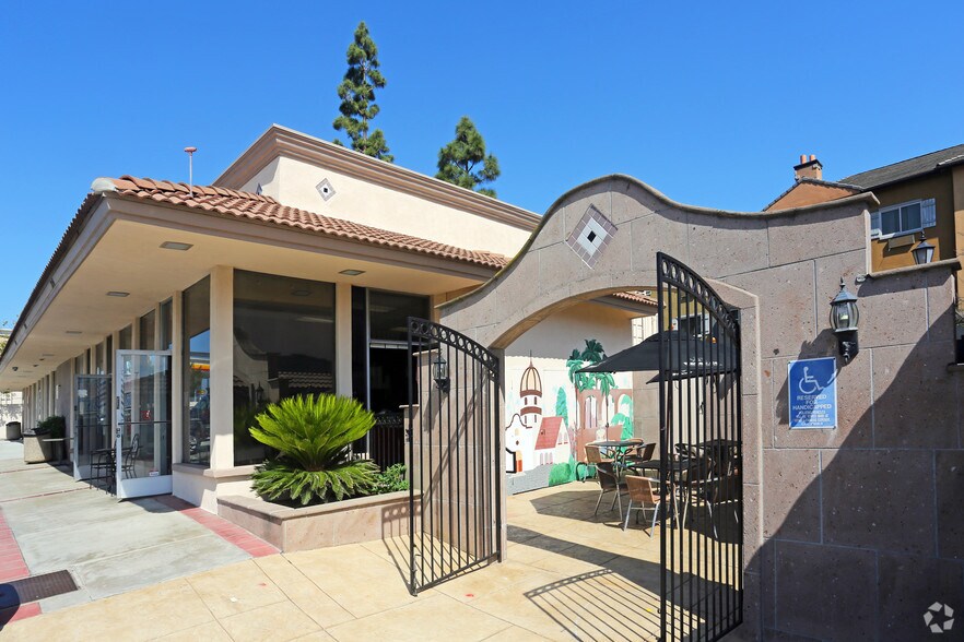 More Photos Of 20060 Santa Ana Ave, Costa Mesa Storefront For Lease