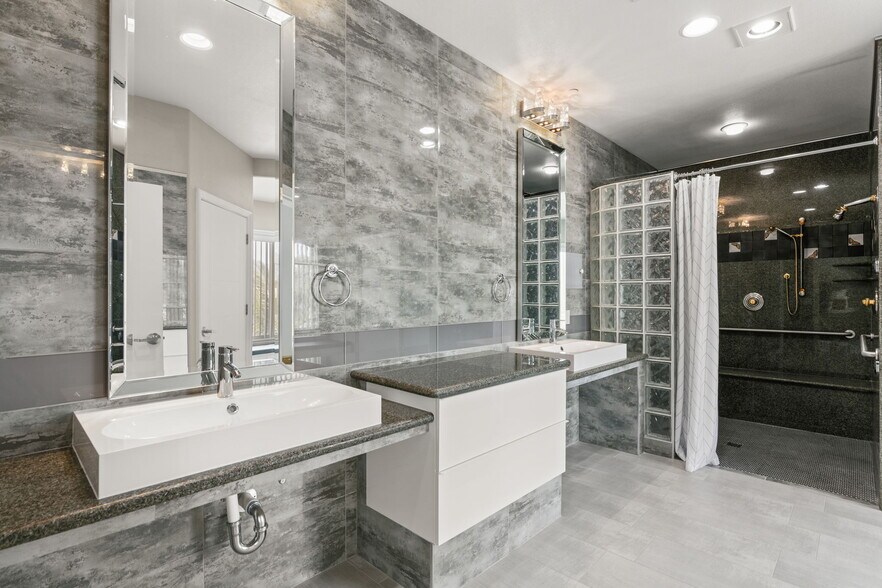 More Photos Of 5930 N El Capitan Way, Las Vegas Assisted Living For Sale