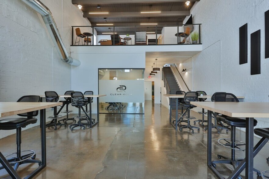 More Photos Of 611 Broadway, Lubbock Storefront For Sale