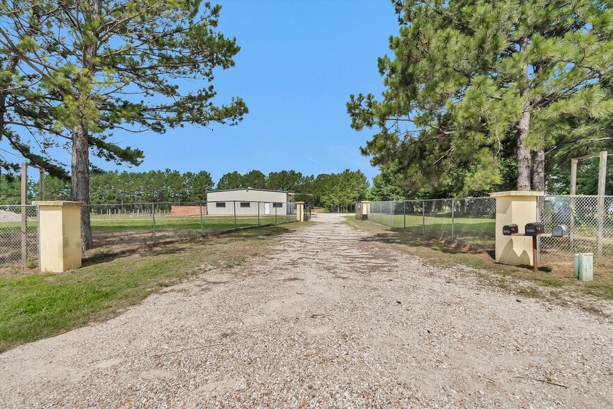 More Photos Of 12585 Rose Rd, Willis Warehouse For Sale