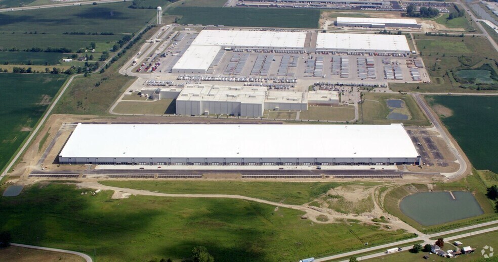 More Photos Of 44 Commerce Pky, West Jefferson Distribution For Sale