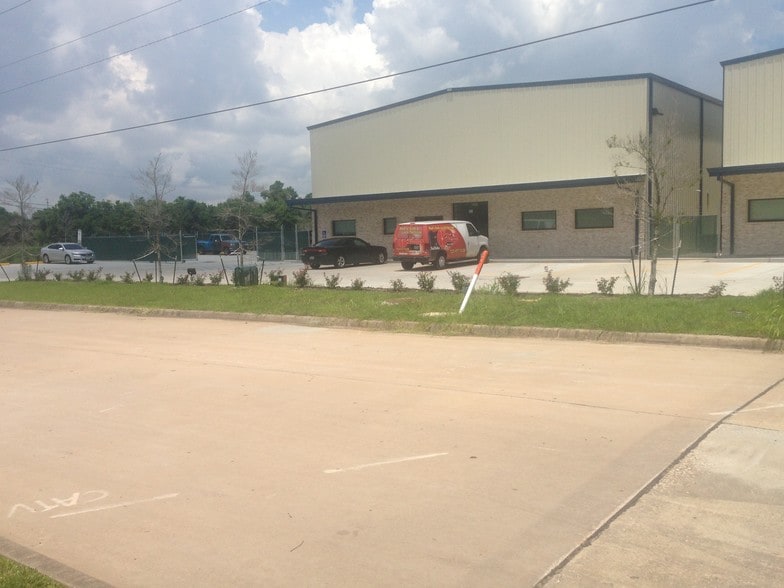 More Photos Of 601 S 14th St, La Porte Warehouse For Lease