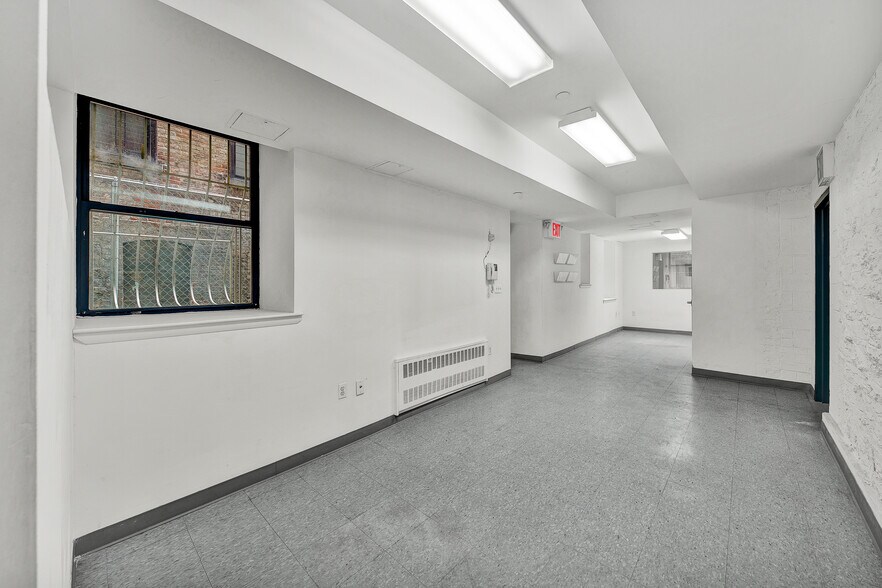 More Photos Of 218 W 113th St, New York Apartments For Lease