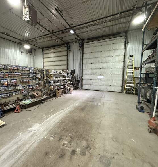 More Photos Of 1065 Oxford St, Sunnyside Industrial For Sale
