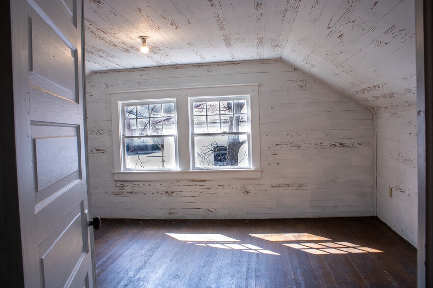 More Photos Of 611 Carthage St, Sanford Medical For Sale