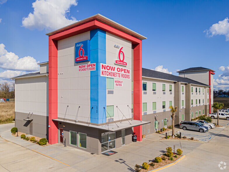 More Photos Of 2740 N Westport Dr, Port Allen Hotel For Sale
