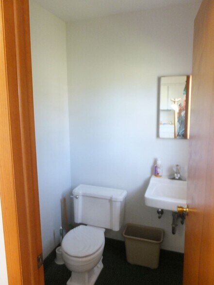 More Photos Of 35000-35008 Division Rd, Richmond Medical For Sale