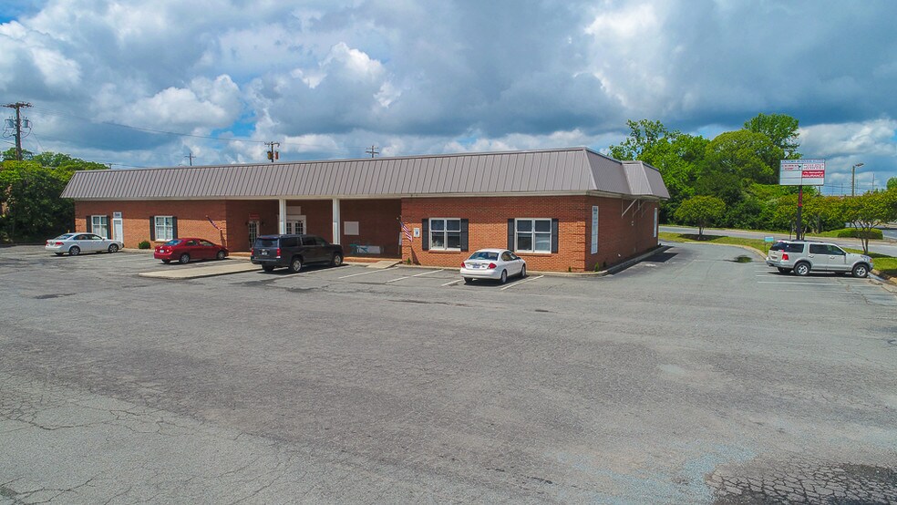 More Photos Of 1617 W Roosevelt Blvd, Monroe Flex For Lease