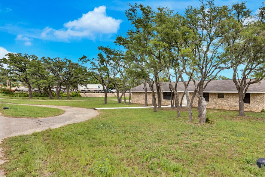 More Photos Of 101 Retha Dr, Dripping Springs Specialty For Sale
