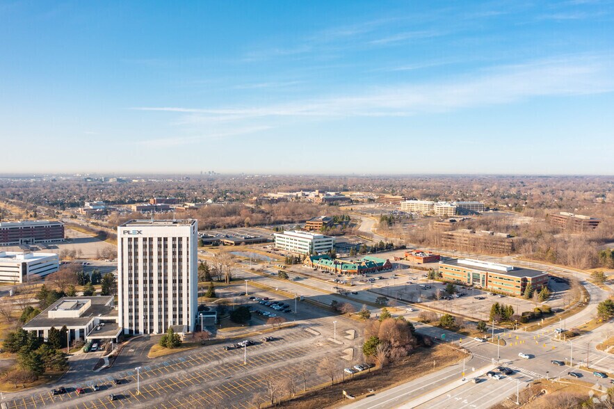 More Photos Of 900 Tower Dr, Troy Office For Lease