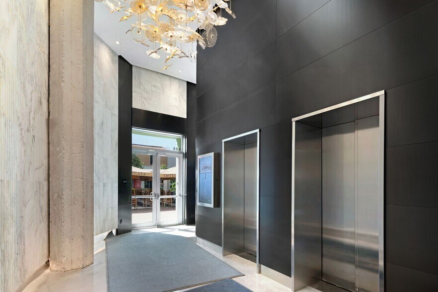 More Photos Of 605 Lincoln Rd, Miami Beach Office Residential For Sale