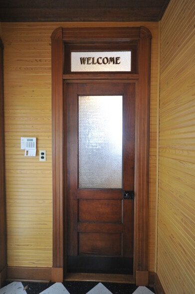 More Photos Of 815-817 Rosedale Dr, New Orleans Office For Sale