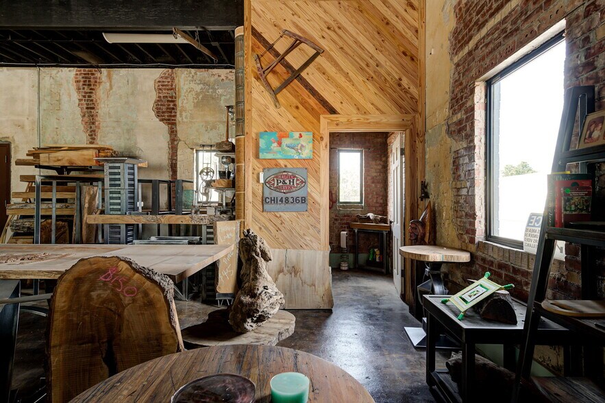 More Photos Of 1615 N Portland Ave, Oklahoma City Warehouse For Sale