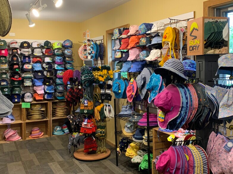 More Photos Of 4075 WI-42 Hwy, Fish Creek General Retail For Sale