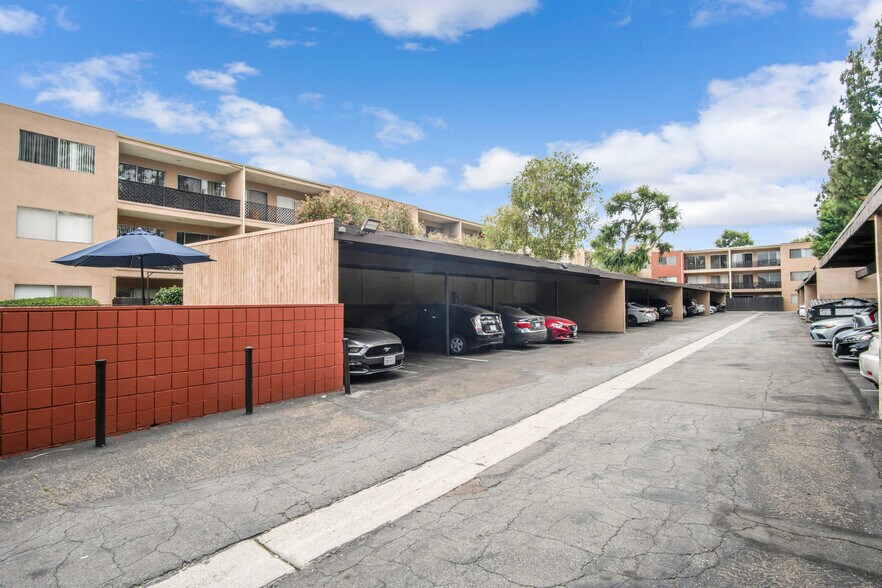 More Photos Of 10200 De Soto Ave, Chatsworth Apartments For Sale