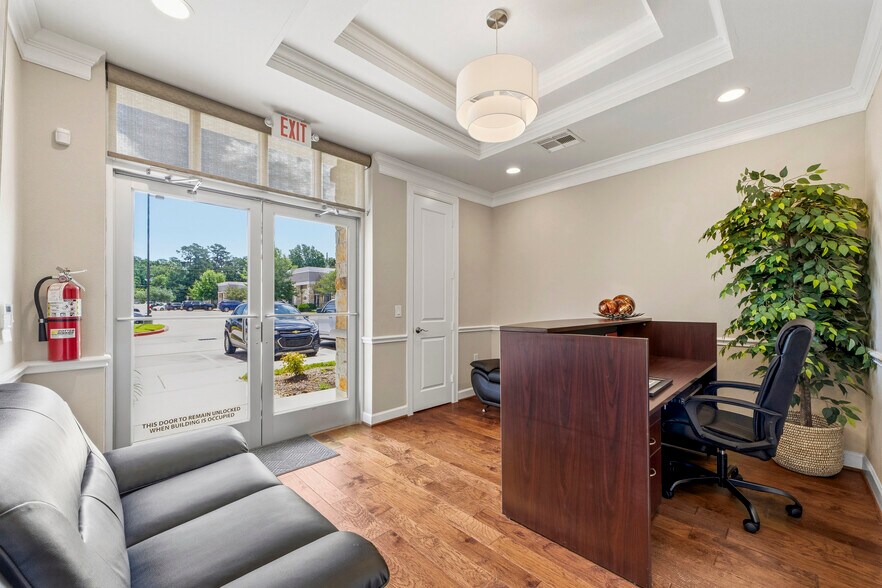 More Photos Of 2219 Sawdust Rd, The Woodlands Office For Sale