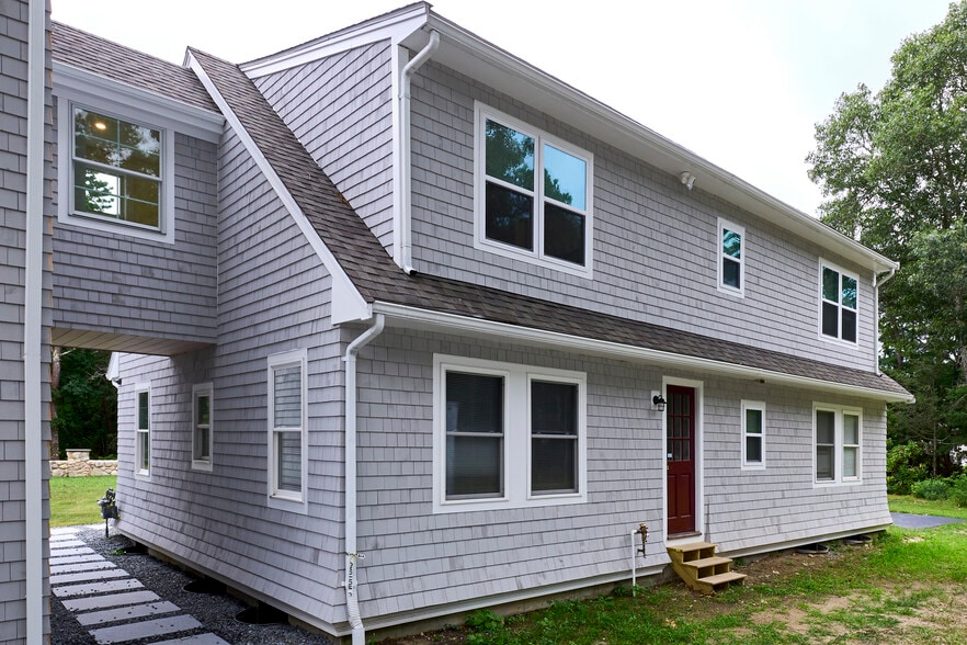 More Photos Of 4 Edgerton Dr, North Falmouth Flex For Sale