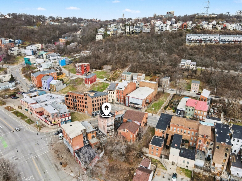 More Photos Of 2024 Mohawk Pl, Cincinnati Storefront Retail Residential For Sale