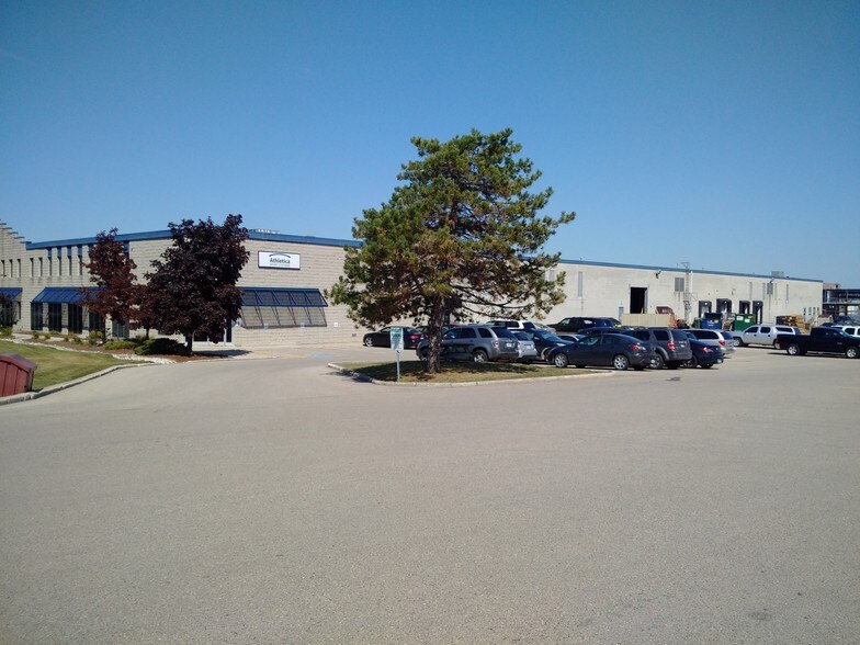 More Photos Of 554 Parkside Dr, Waterloo Warehouse For Lease