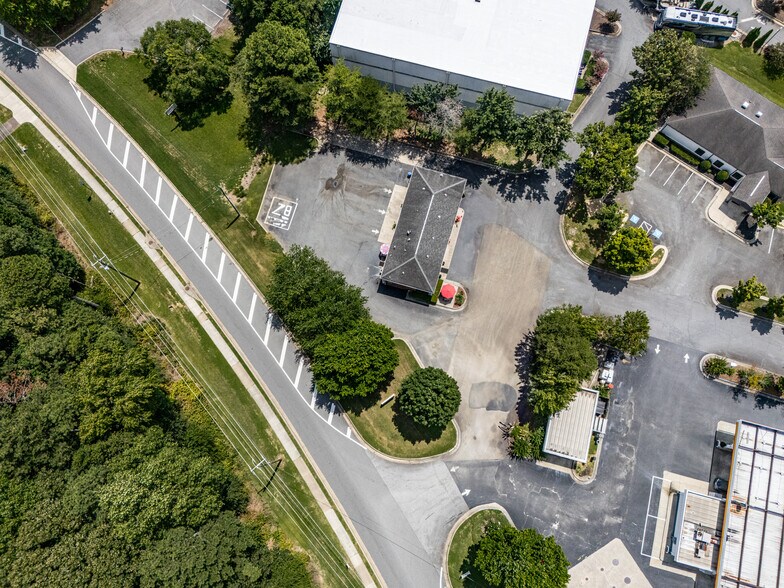 More Photos Of 4435 State Bridge Way, Alpharetta Auto Repair For Sale