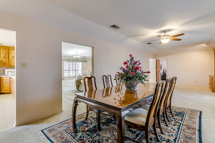 More Photos Of 3433 E Highway 199, Springtown Flex For Sale