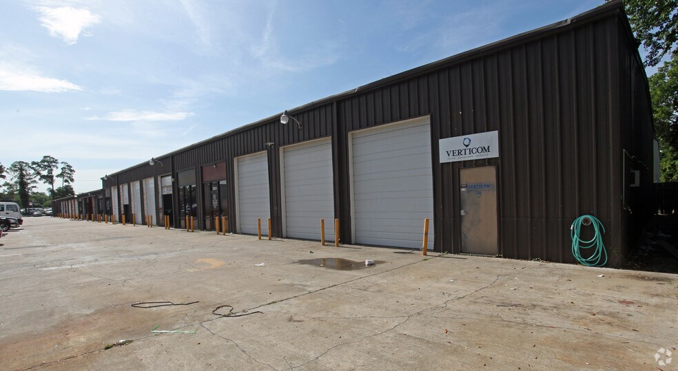 More Photos Of 1201 Upland Dr, Houston Warehouse For Lease