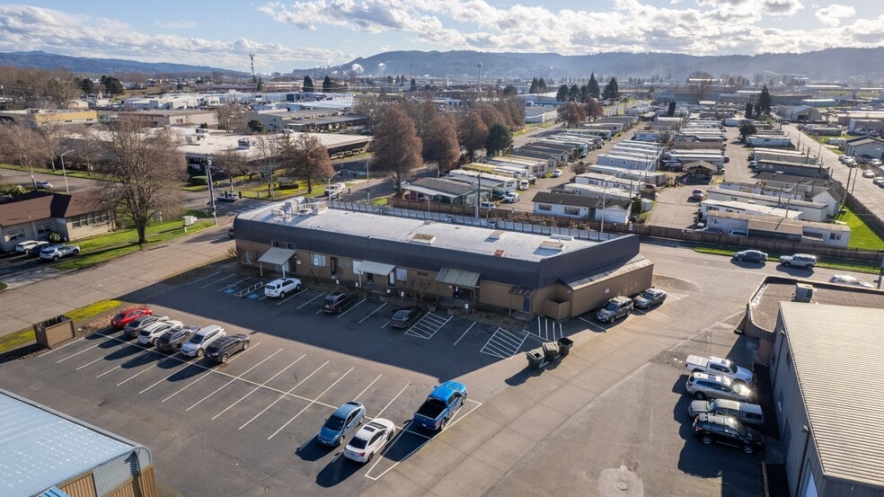 More Photos Of 1106 Douglas St, Longview Medical For Sale