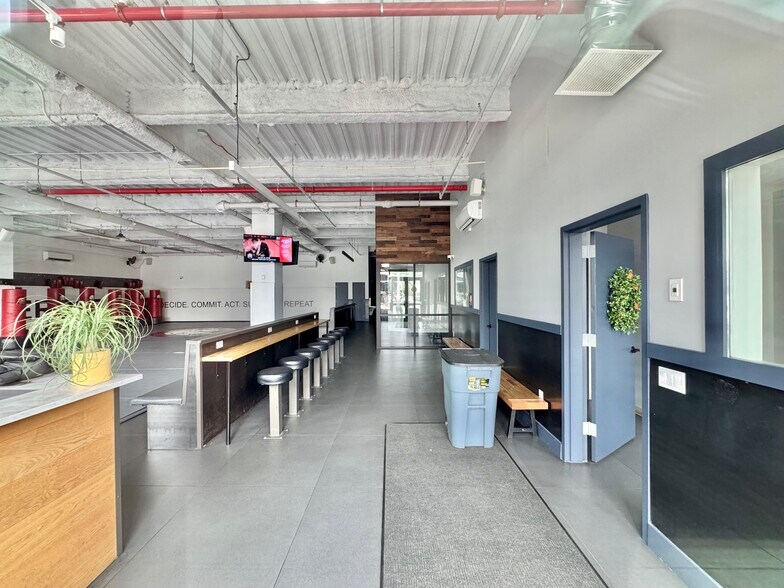 More Photos Of 251-73 Jericho Tpke, Bellerose Office For Sale