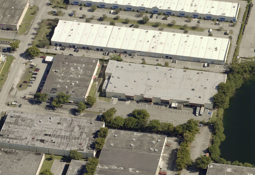 More Photos Of 5120-5130 NW 165th St, Hialeah Warehouse For Lease