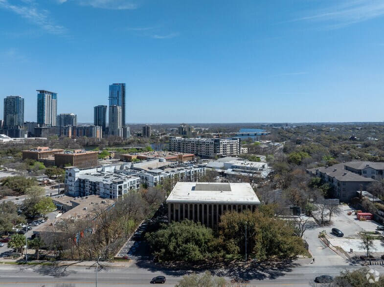 More Photos Of 611 S Congress Ave, Austin Office For Lease