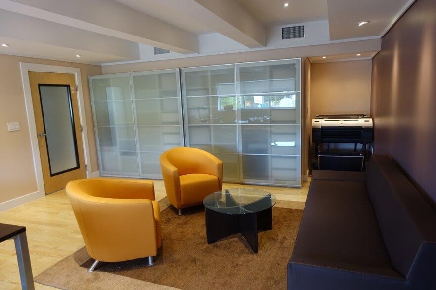 More Photos Of 6130 NE 4th Ct, Miami Warehouse For Sale