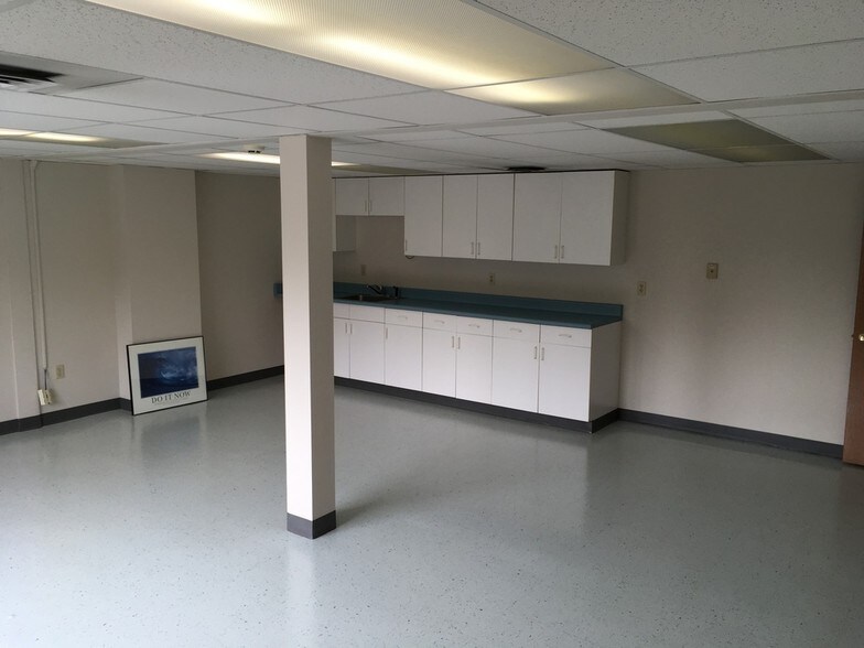 More Photos Of 2014 W 6th Ct, Spokane Warehouse For Lease