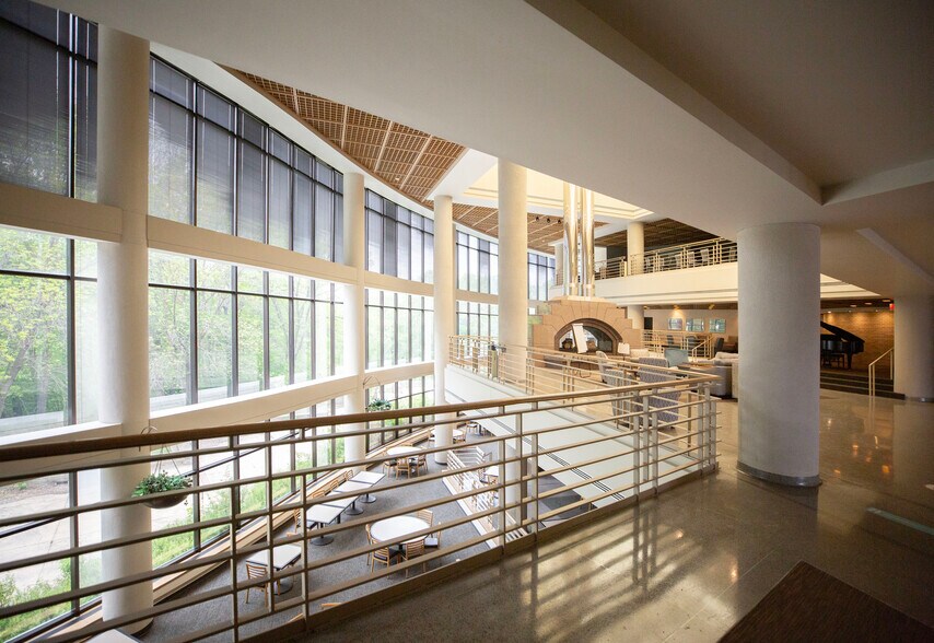 More Photos Of 1 Oak Ridge Dr, Chaska Hotel For Lease