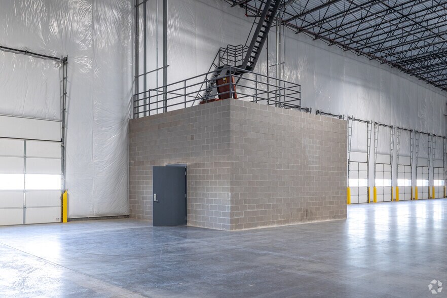 More Photos Of 20600 E 35th Dr, Aurora Industrial For Lease